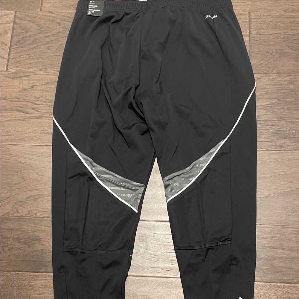 Adidas Tiro 25 Training Pants. Lightweight with tapered zip legs - Picture 3 of 4